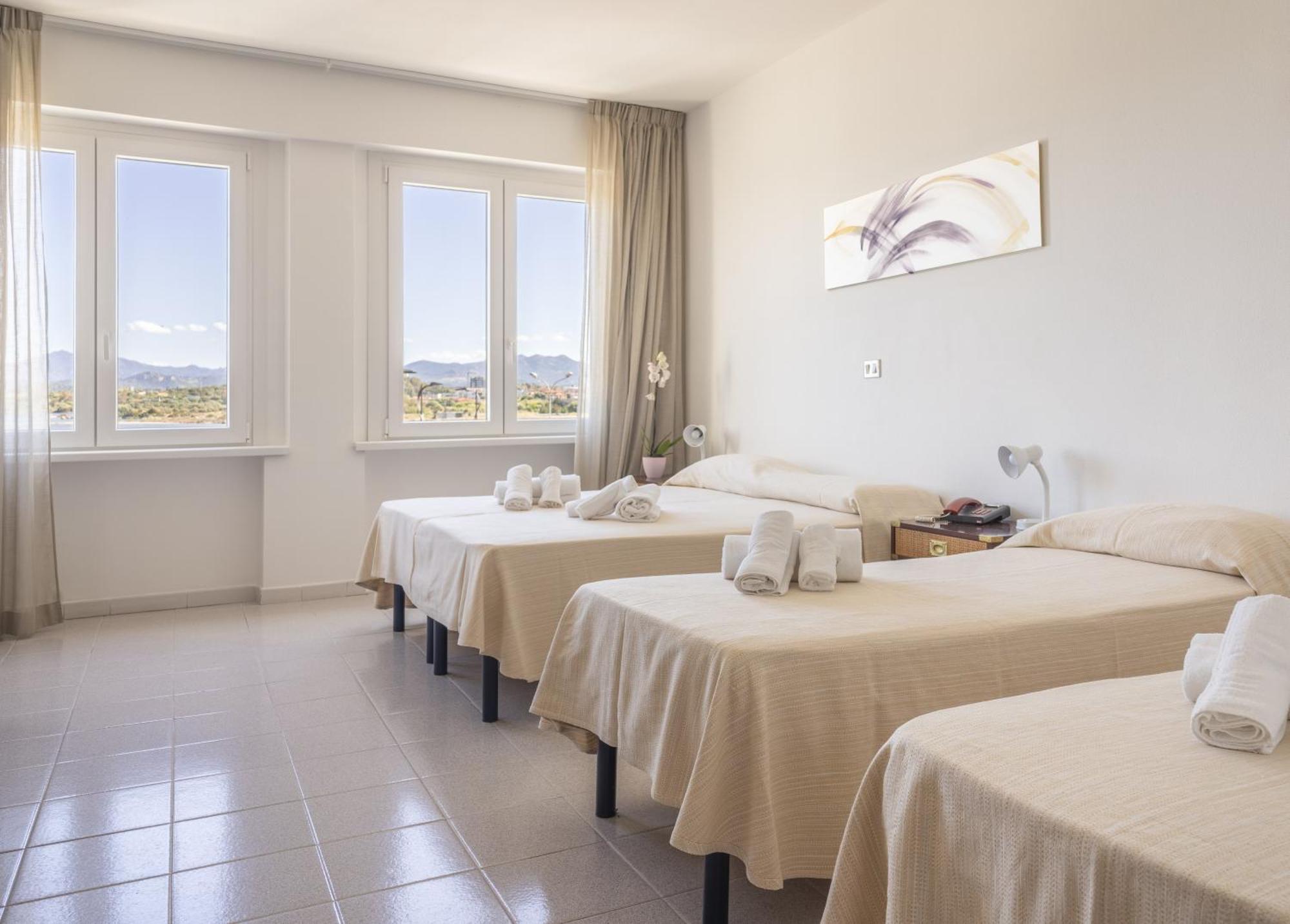 Hotel De Plam Олбия Екстериор снимка