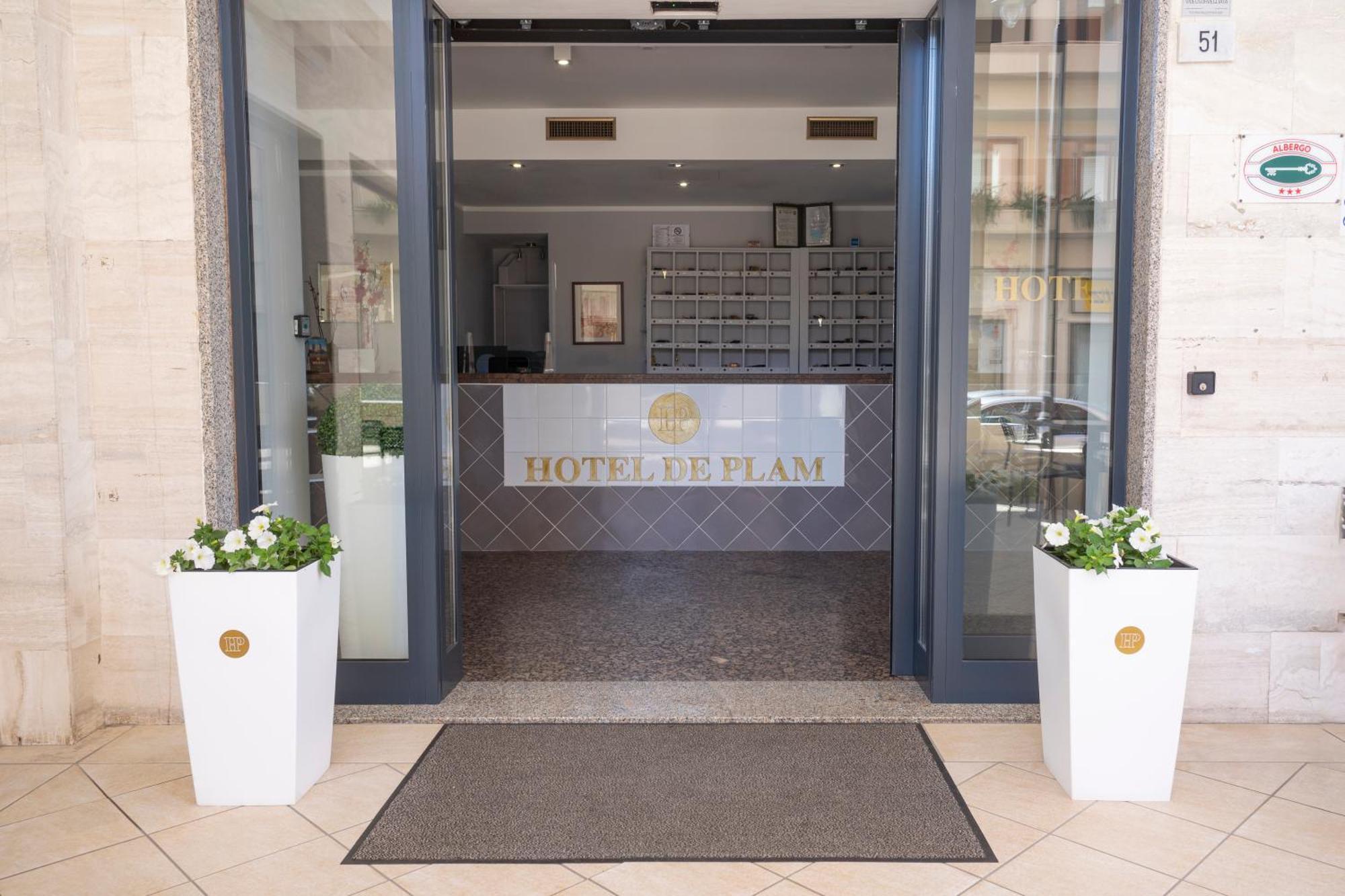Hotel De Plam Олбия Екстериор снимка