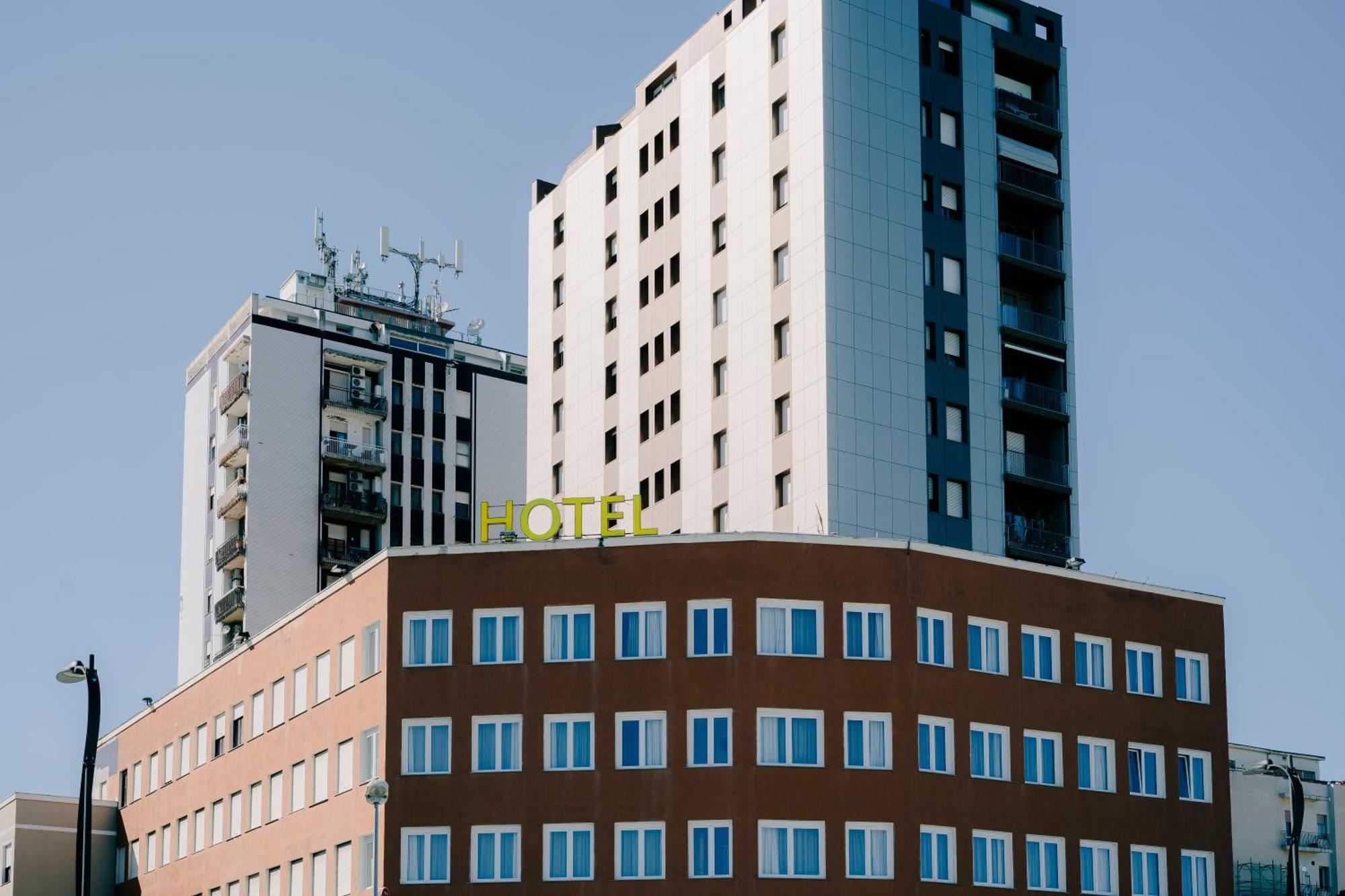 Hotel De Plam Олбия Екстериор снимка